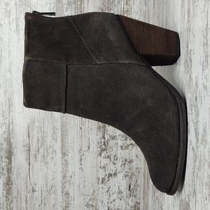 🟪Like New Arturo Chiang Hadley Gray Burnished Suede Booties